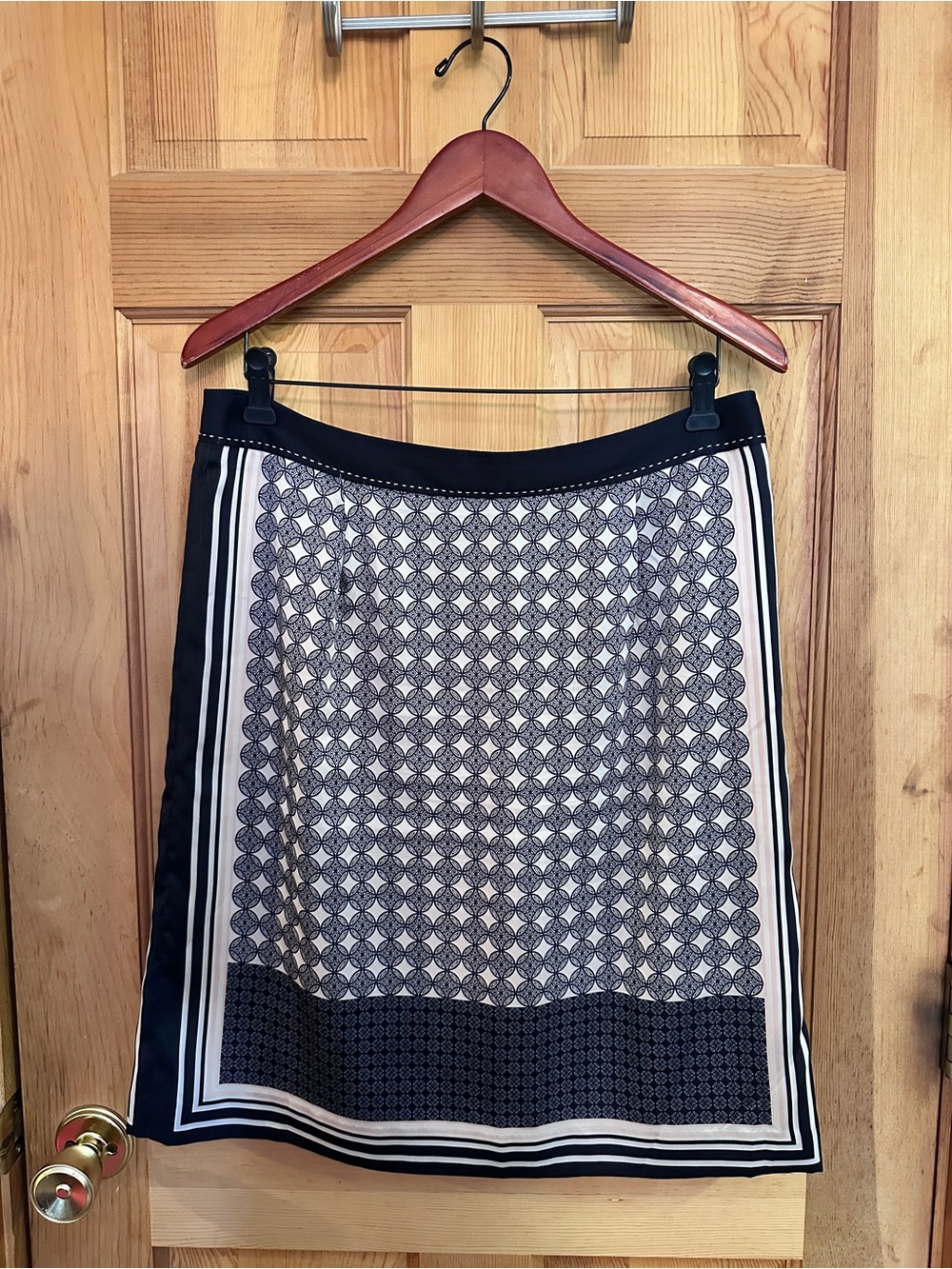 Ann Taylor Navy & White Geometric Print Flared Skirt Size 10